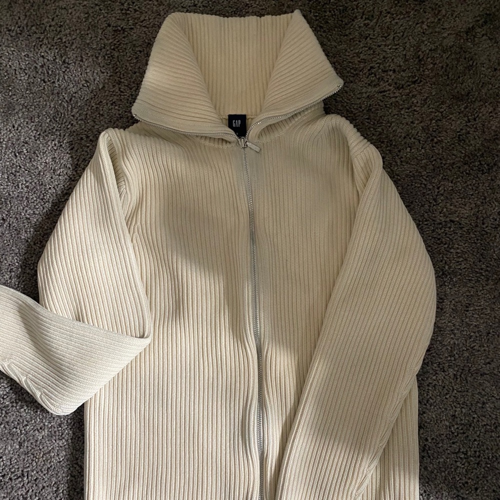 GAP Vanilla Sweater 🍨